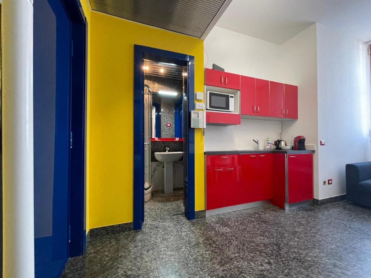 Camperio Central & Colorful Apartment In Cordusio Milan Bagian luar foto